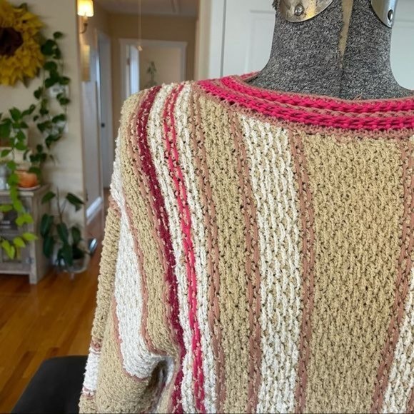 FREE PEOPLE KNIT CROP TOP STRIPED KNIT TAN WHITE AND PINK SWEATER NWT - Picture 3 of 11